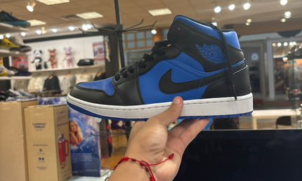 Jordan 1 Mid
Black Royal Blue pre owned