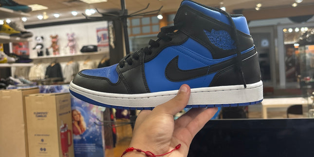 Jordan 1 Mid
Black Royal Blue pre owned