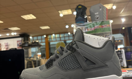 Jordan 4 Retro
Cool Grey (2019) (Pre owned)