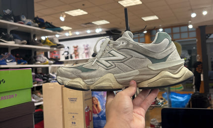 New Balance 9060 pre owned