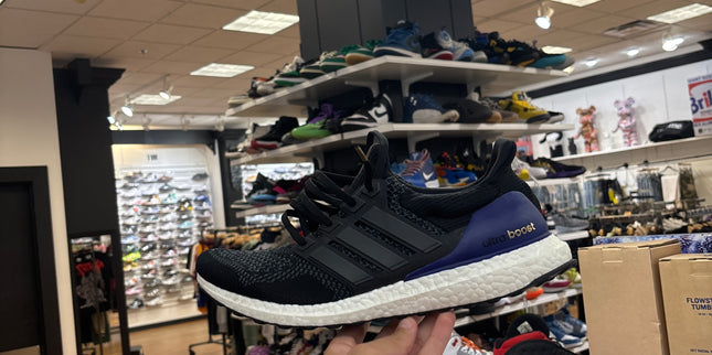 adidas Ultra Boost OG pre owned