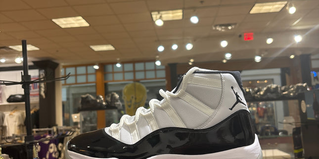 Jordan 11 Retro Concord (2018) pre owned