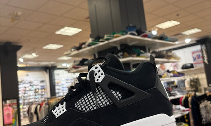 Jordan 4 Retro White Thunder pre owned