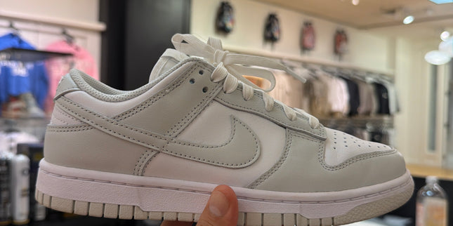 Nike Dunk Low Photon Dust W Pre-Owned
