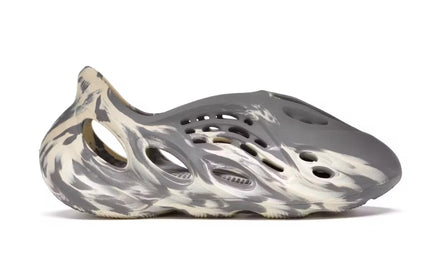 Yeezy Foam RNR MXT Moon Gray